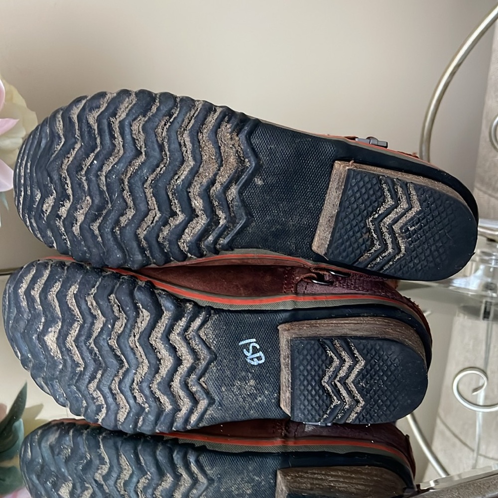 SOREL Brown Slimshortie Boots - Picture 9 of 12